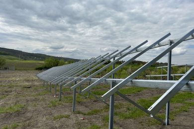 Sistem de montaj pentru centrale solare la sol